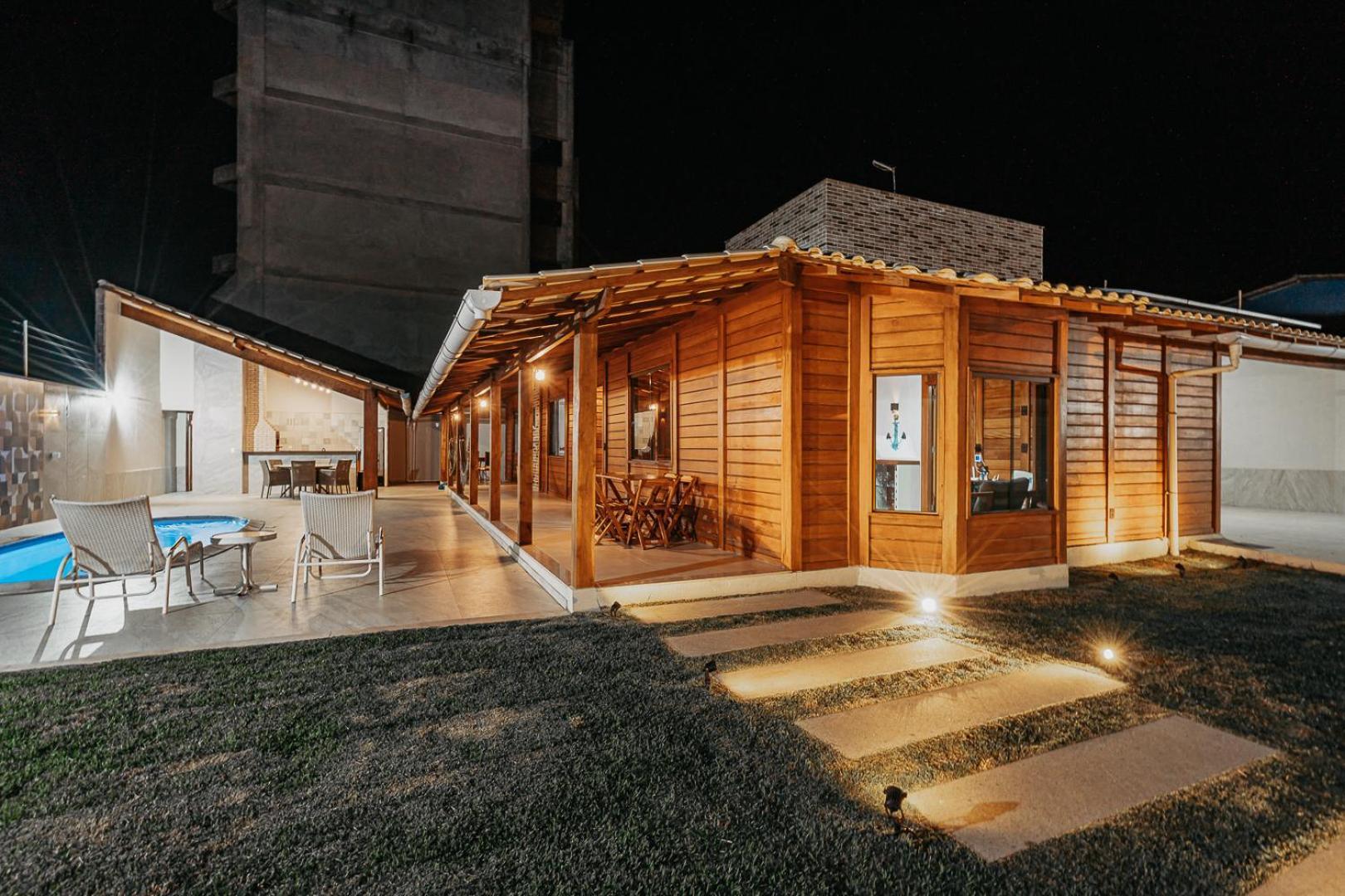 Casadecastelhanos, Quadra Do Mar De Castelhanos, 4 Suites Com Ar, Churrasqueira, Piscina, Hidromassagem, Cozinha Integrada Gourmet Ideal Para Familia E Amigos Аншиета Экстерьер фото