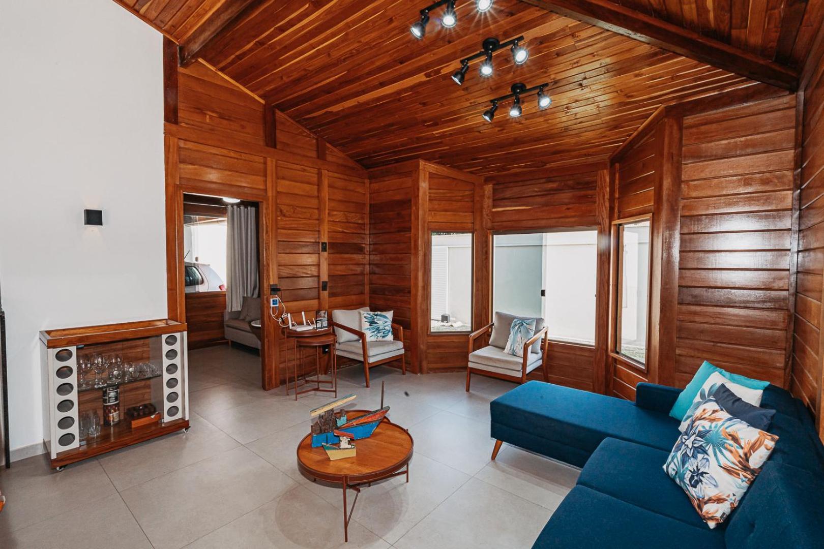 Casadecastelhanos, Quadra Do Mar De Castelhanos, 4 Suites Com Ar, Churrasqueira, Piscina, Hidromassagem, Cozinha Integrada Gourmet Ideal Para Familia E Amigos Аншиета Экстерьер фото